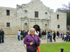 Lisa standing front of the Alamo Shrine